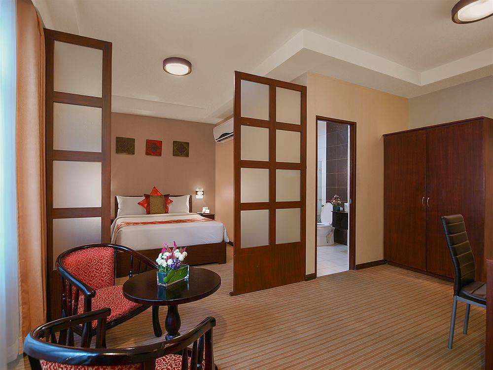 Orion Hotel Manila Exterior photo